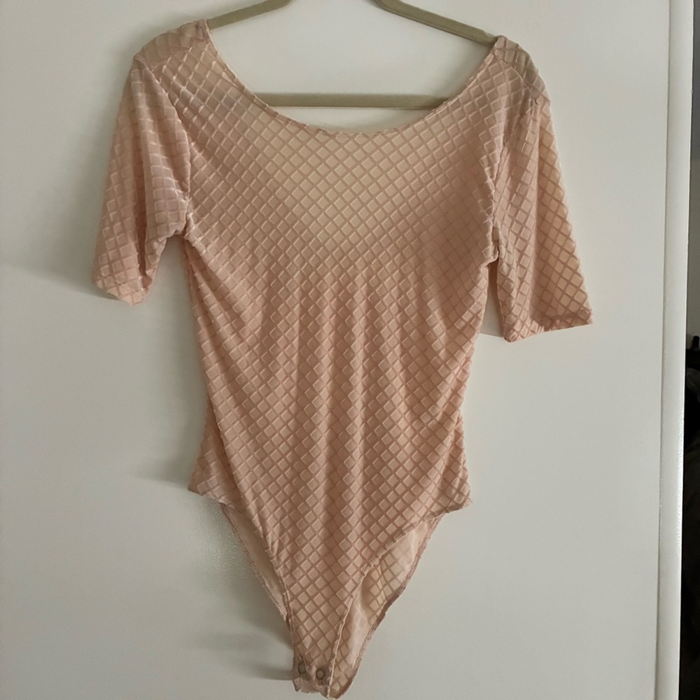 Sheer Peach Waffle Textured Women's Scoopneck Bodysuit. Size M